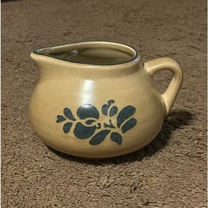 Pfaltzgraff 414Y Creamer Gravy Boat Pitcher